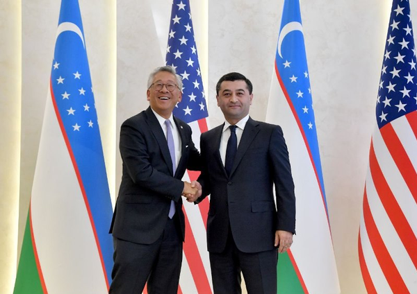 ازبکستان و امریکا