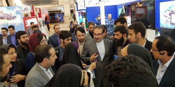شمخانی در نمایشگاه مطبوعات