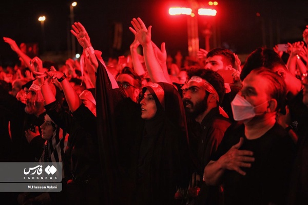 اجتماع اربعینی‌ها در میدان آزادی  تهران