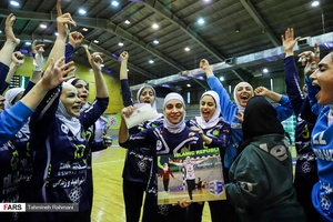 در پایان بازی و بعد از قهرمانی، شیدا فلاحی، کاپیتان تیم اشتادسازی مشهد که کاپیتان  تیم ملی هندبال بانوان نیز بود، از بازی های ملی و باشگاهی خداحافظی کرد.